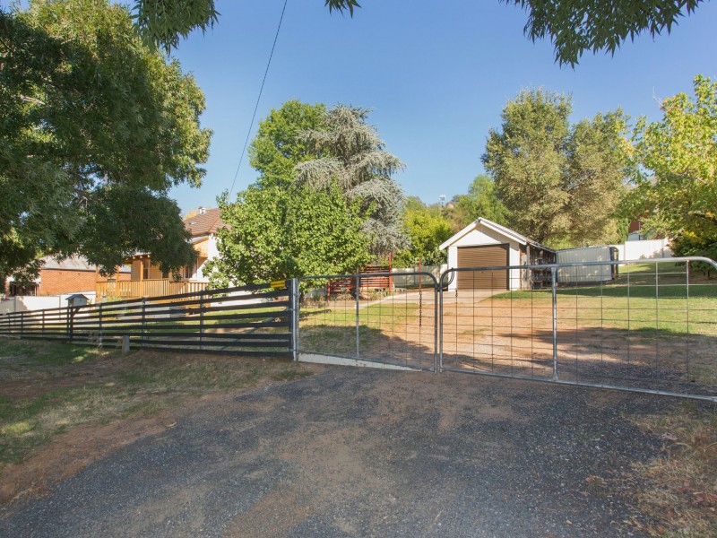 34 Lynch Street, Cowra NSW 2794