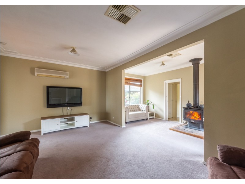 8 Scenic Dr, Cowra NSW 2794