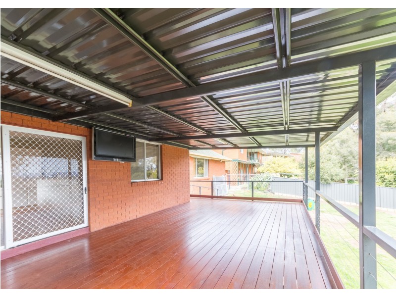 8 Scenic Dr, Cowra NSW 2794