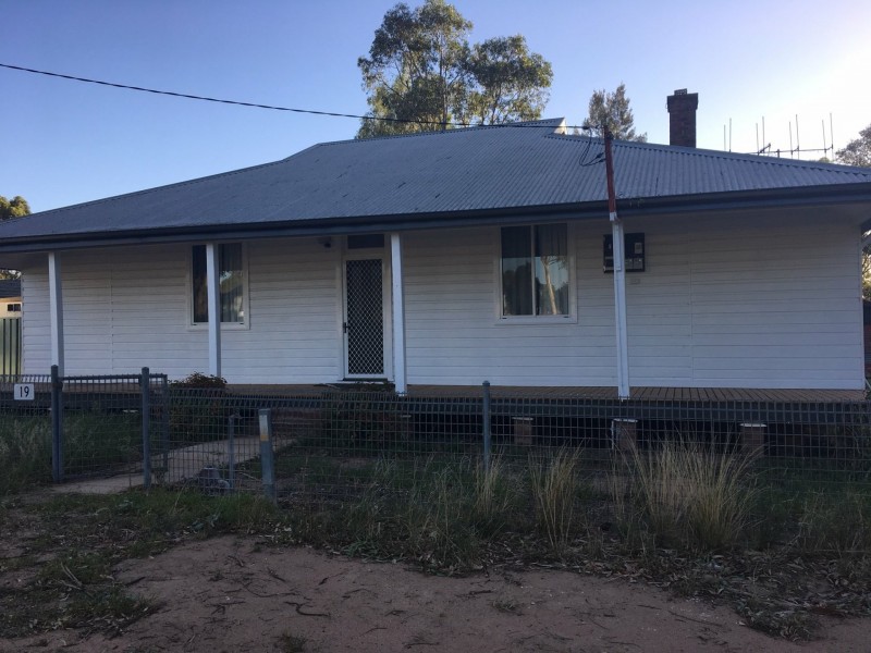 19 Crowther St, Koorawatha NSW 2807