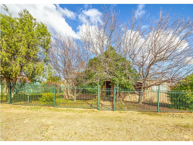 21 Parkes Street, Cowra NSW 2794