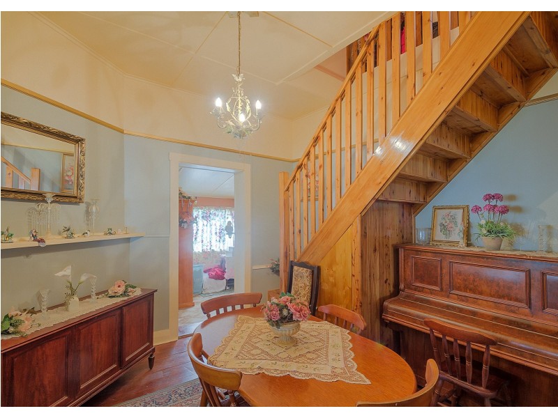 21 Parkes Street, Cowra NSW 2794