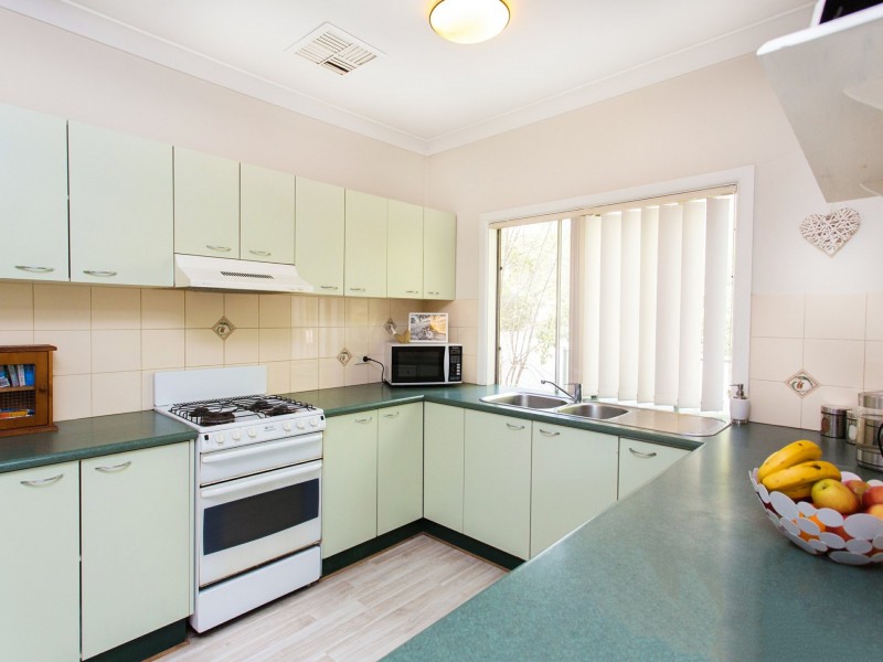 98 Lachlan Street, Cowra NSW 2794