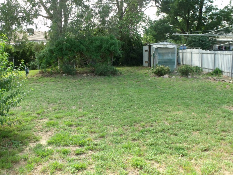 35 Hanna St, Cowra NSW 2794