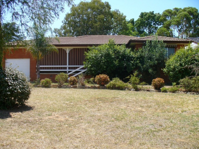 35 Hanna St, Cowra NSW 2794