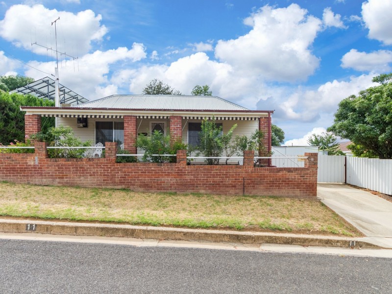11 Smith Street, Cowra NSW 2794