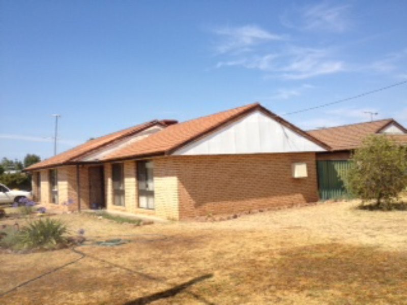 12 Stewart St, Cowra NSW 2794