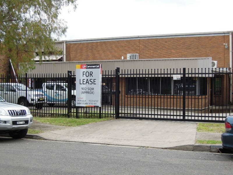 43 Garema Circuit, Kingsgrove NSW 2208