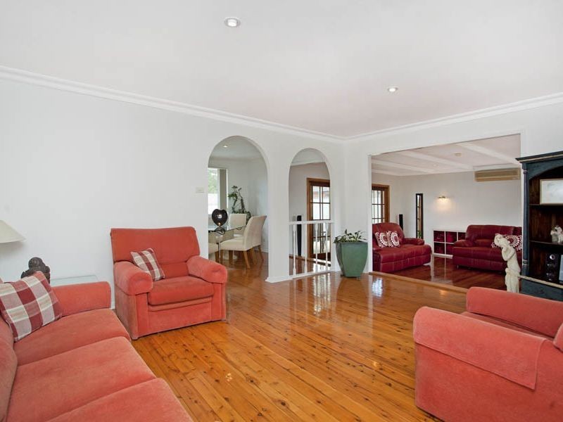 10 Queanbeyan Avenue, Miranda NSW 2228