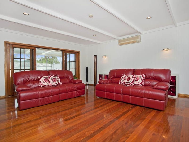 10 Queanbeyan Avenue, Miranda NSW 2228