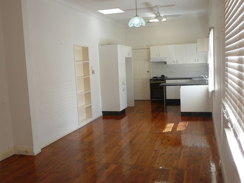 1/130 RUSSELL AVENUE, Dolls Point NSW 2219