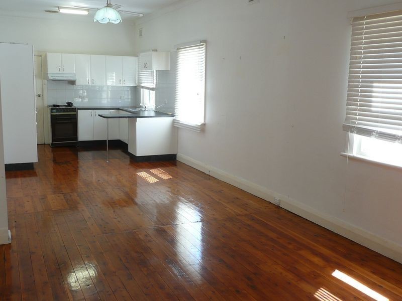 1/130 RUSSELL AVENUE, Dolls Point NSW 2219