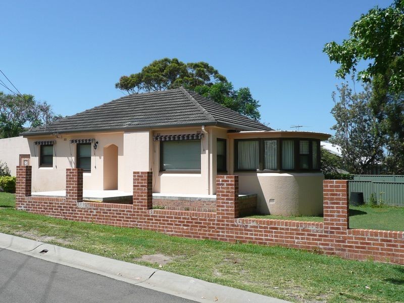 2 BEAUFORT AVENUE, Caringbah South NSW 2229