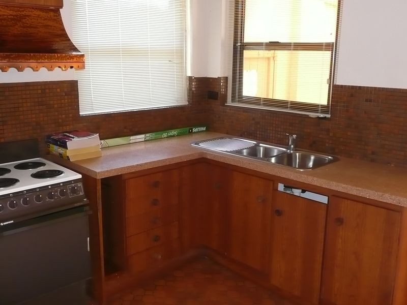 2 BEAUFORT AVENUE, Caringbah South NSW 2229