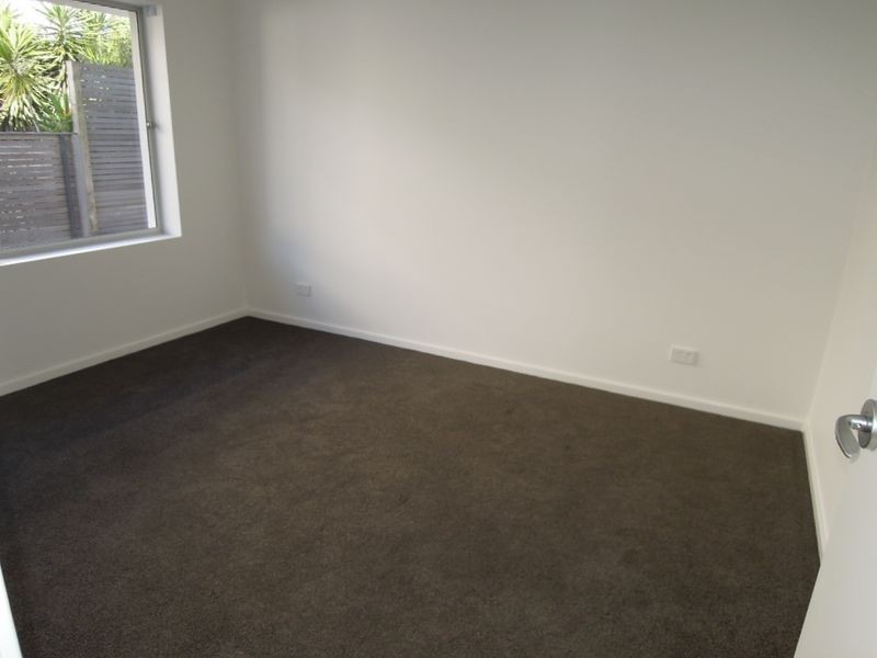 2/8 TULLIMBAR ROAD, Cronulla NSW 2230