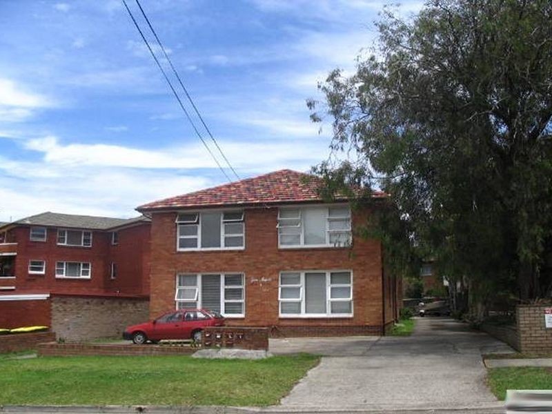 2/4 CARONIA AVENUE, Cronulla NSW 2230