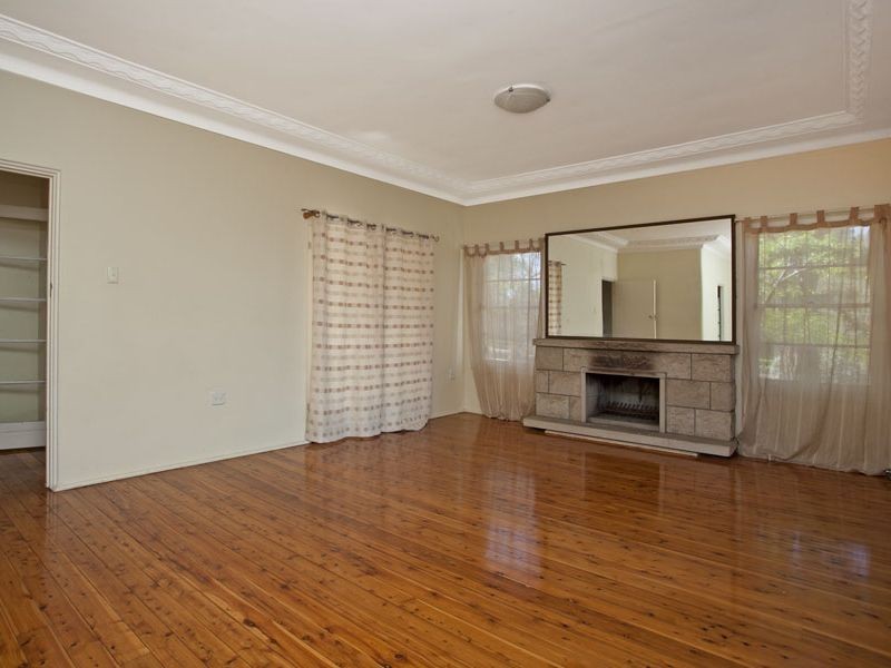 106 PRESIDENT AVENUE, Caringbah NSW 2229