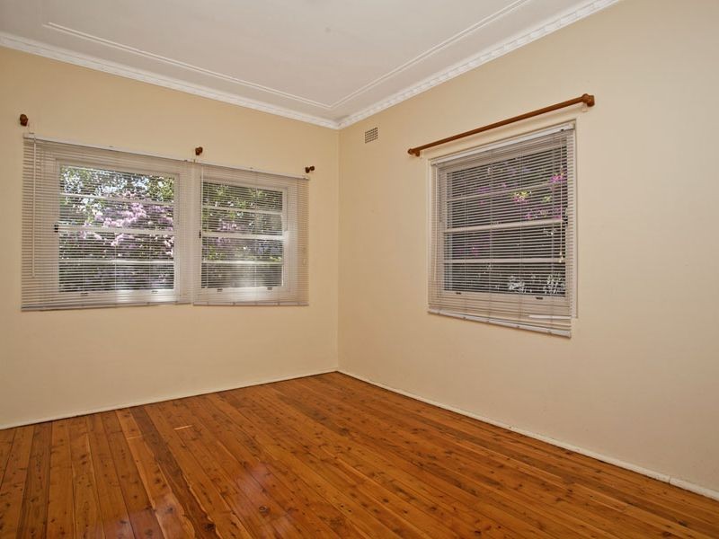 106 PRESIDENT AVENUE, Caringbah NSW 2229