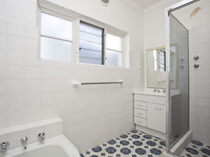 106 PRESIDENT AVENUE, Caringbah NSW 2229