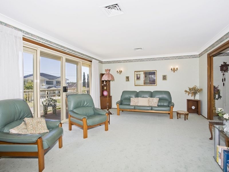 12 Hawkesbury Esplanade, Sylvania Waters NSW 2224