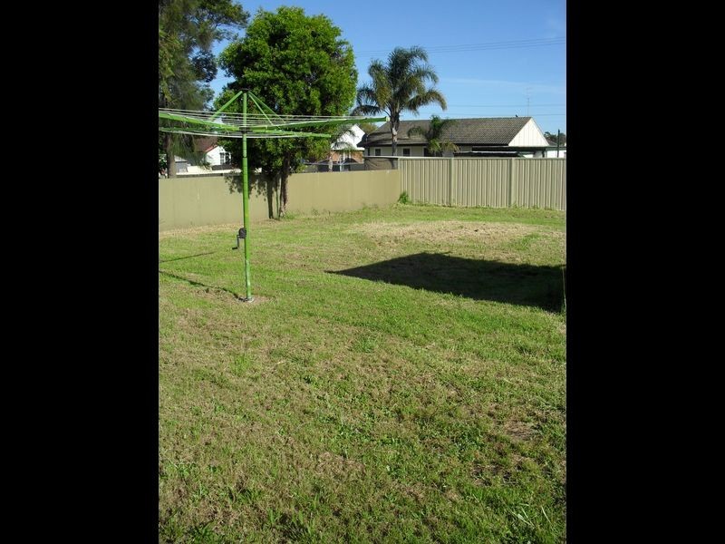 15 Walters Street, Warilla NSW 2528