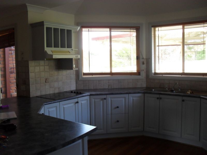 11 Benares Court, Horsley NSW 2530