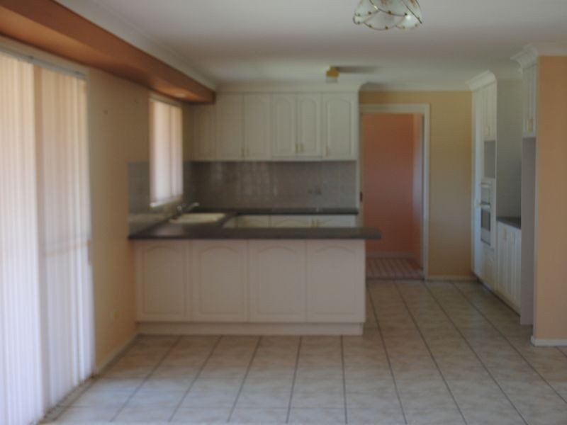 9 Merimbula Close, Flinders NSW 2529