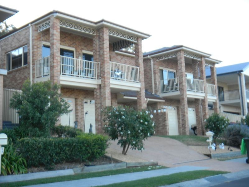 2/36 Campaspe Circuit, Albion Park NSW 2527