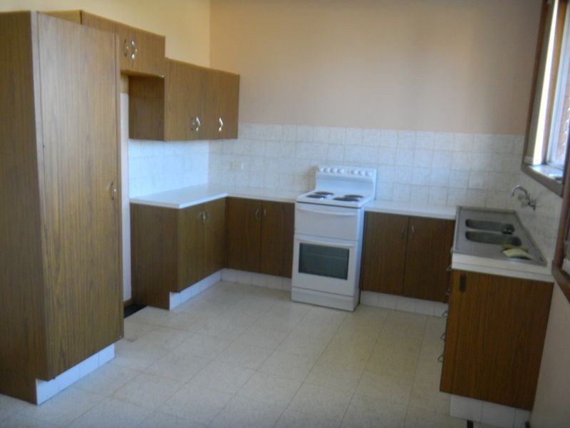 130 Tait Avenue, Kanahooka NSW 2530