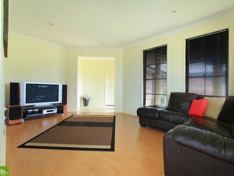 77 Robins Creek Dr, Horsley NSW 2530