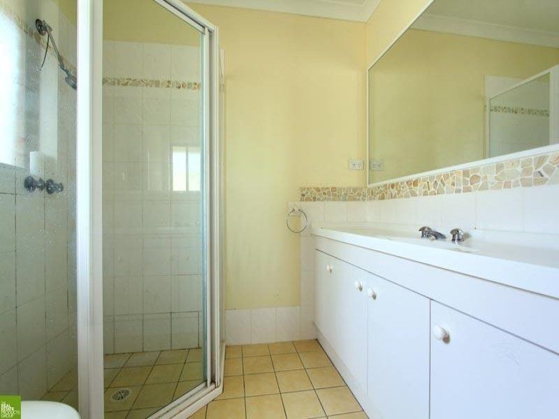 77 Robins Creek Dr, Horsley NSW 2530