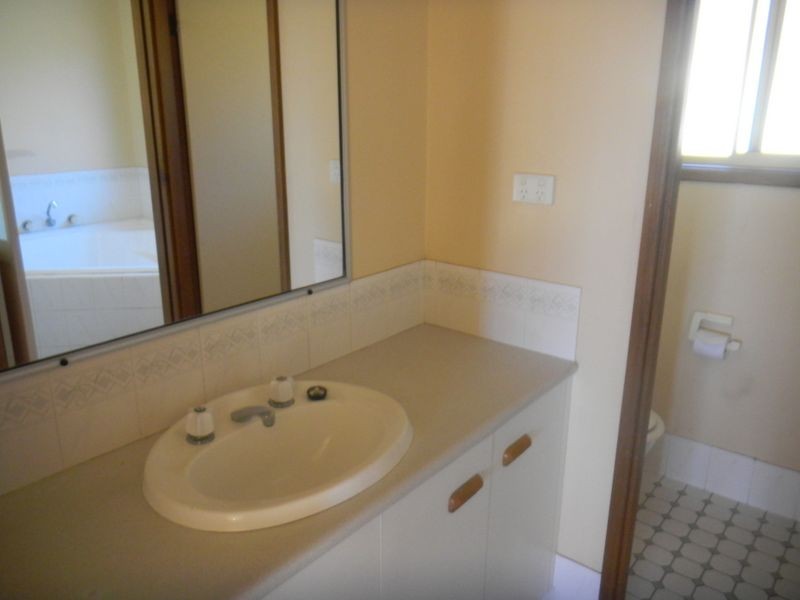 5 Murray Close, Albion Park NSW 2527