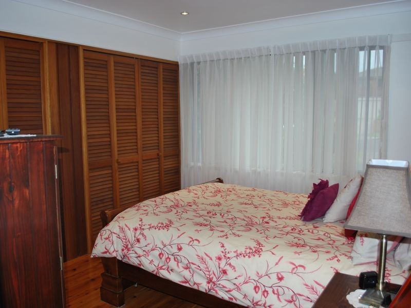 297 Farmborough Road, Farmborough Heights NSW 2526