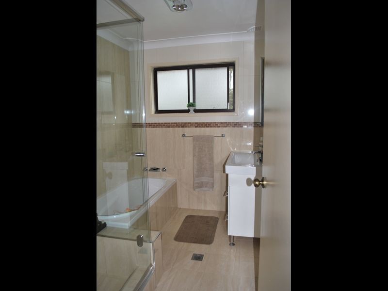 297 Farmborough Road, Farmborough Heights NSW 2526