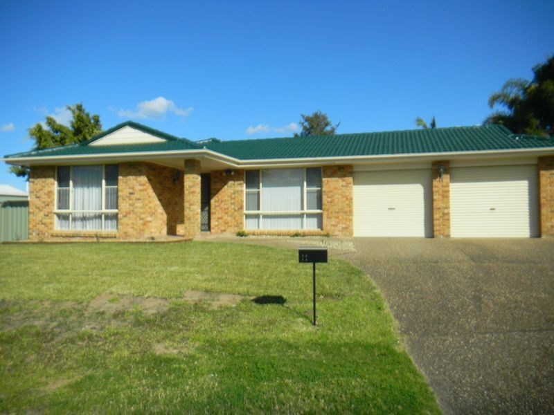 11 Throsby Ave, Horsley NSW 2530