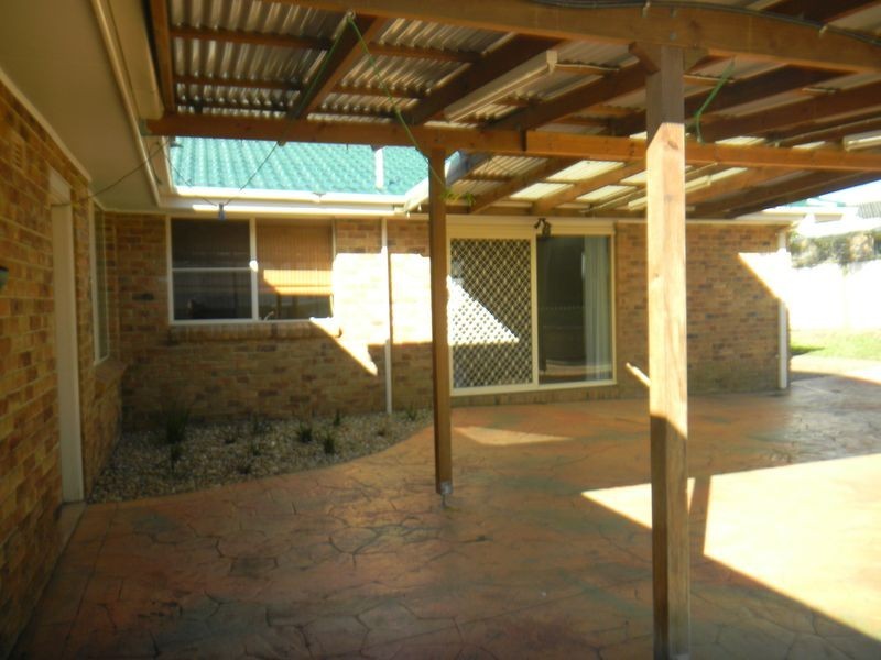 11 Throsby Ave, Horsley NSW 2530