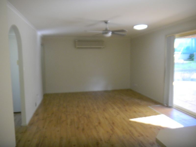 11 Throsby Ave, Horsley NSW 2530
