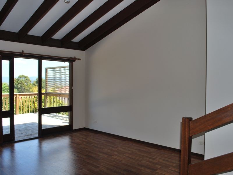 33 Hassan Street, Lake Heights NSW 2502