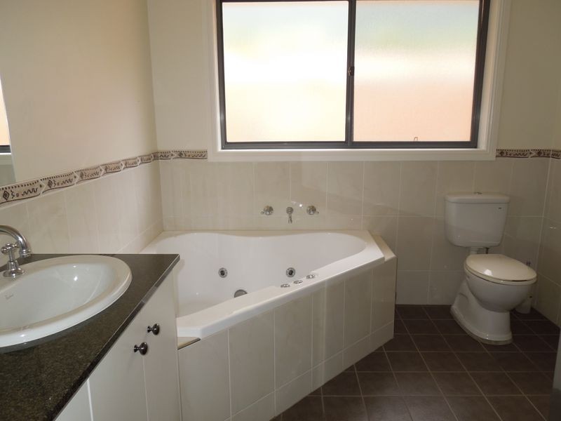 80 Shearwater Drive, Berkeley NSW 2506