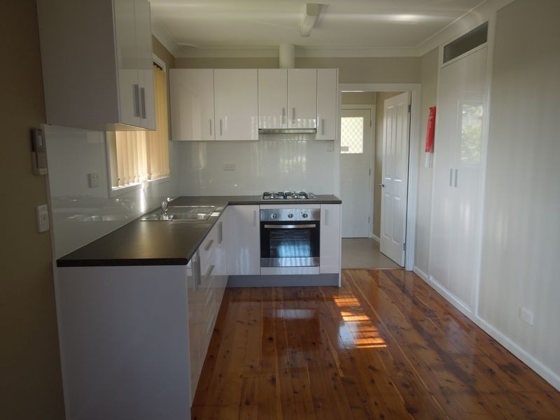 12 Cleary Avenue, Kanahooka NSW 2530