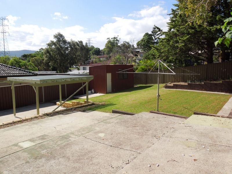 12 Cleary Avenue, Kanahooka NSW 2530