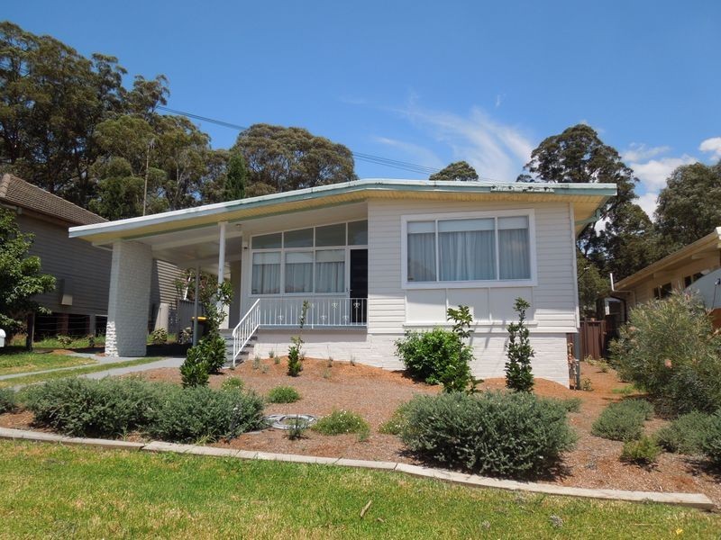 8 Devon Road, Dapto NSW 2530