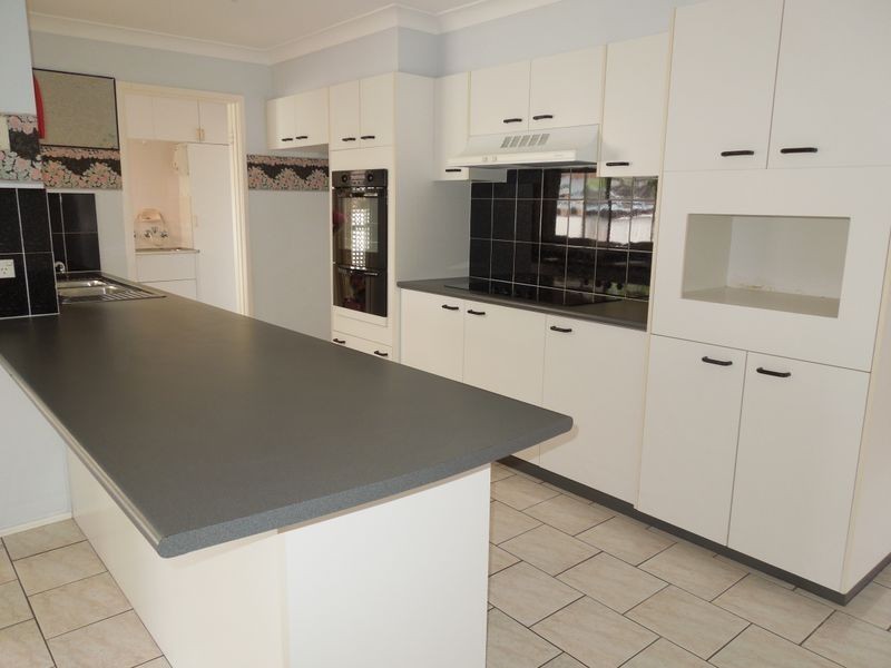 10 Roper Road, Albion Park NSW 2527
