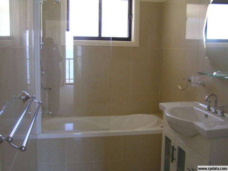 1/33 Northcliffe Drive, Lake Heights NSW 2502