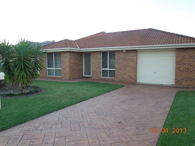 68 Huxley Drive, Horsley NSW 2530