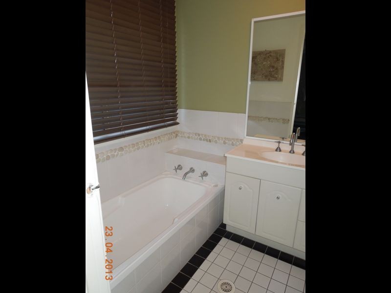 68 Huxley Drive, Horsley NSW 2530