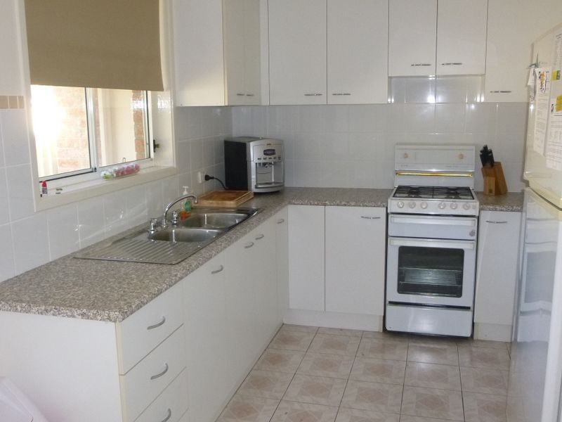 1/50 Bateman Avenue, Albion Park Rail NSW 2527