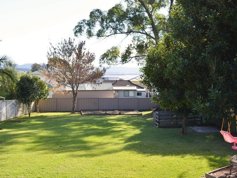 55 Bridge Avenue, Oak Flats NSW 2529