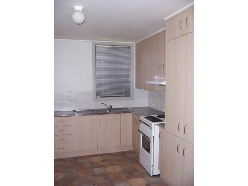 2/27 Barellan Avenue, Dapto NSW 2530