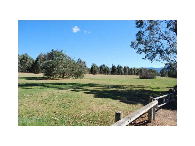 11 Lobelia Street, Albion Park Rail NSW 2527